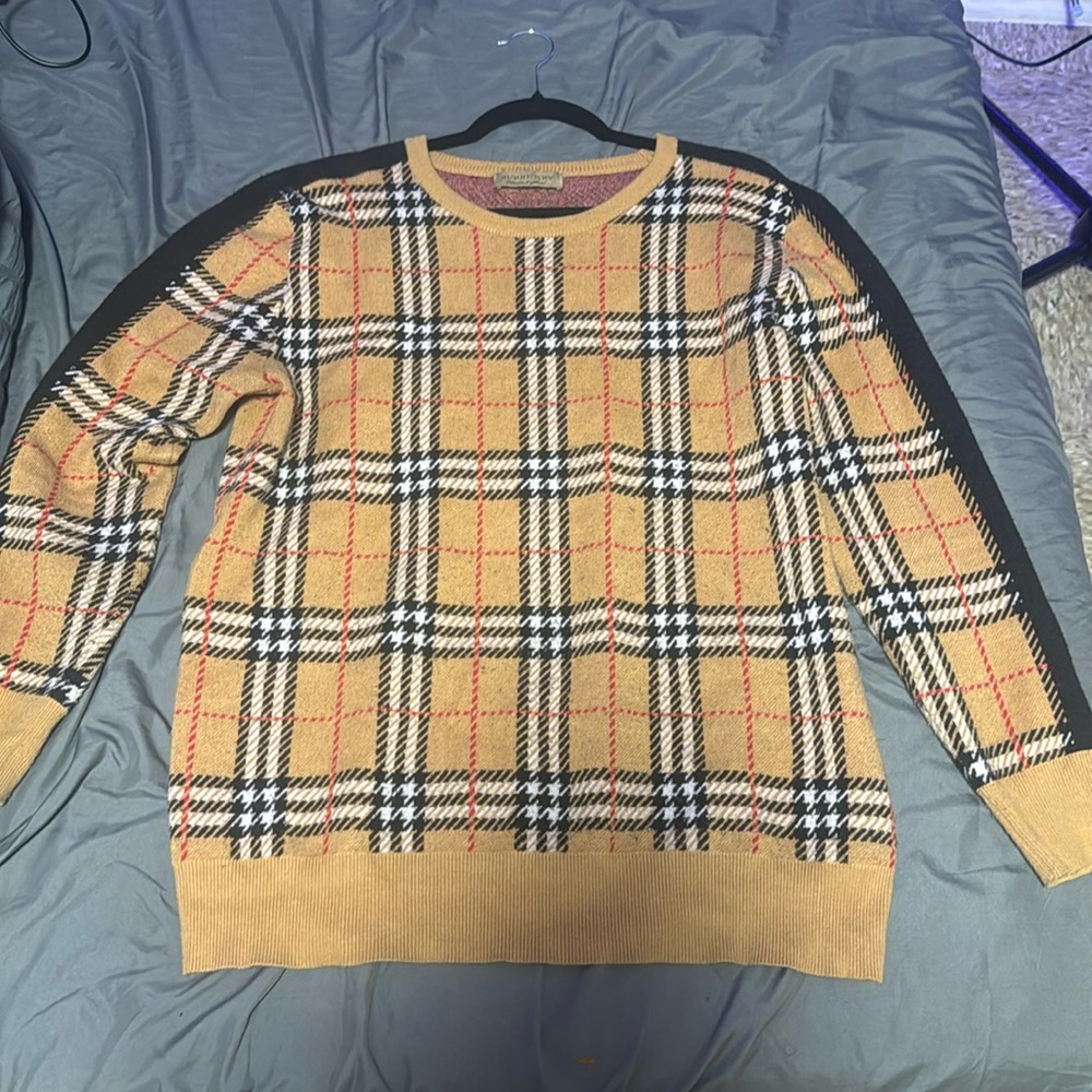 Real Burberry sweater xxxl fits like a medium